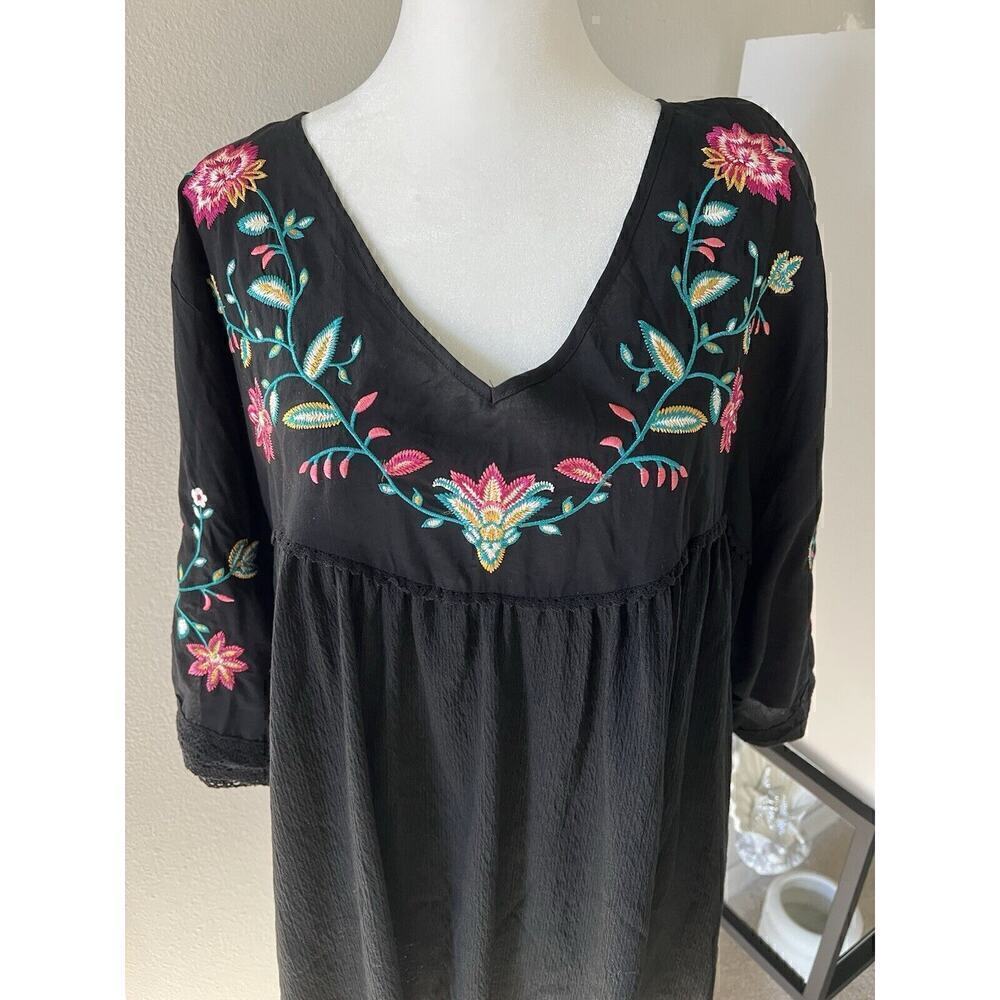 Women’s Black Comfortable 3/4 Sleeve Embroidered Neck And Sleeve Size XXL (20)